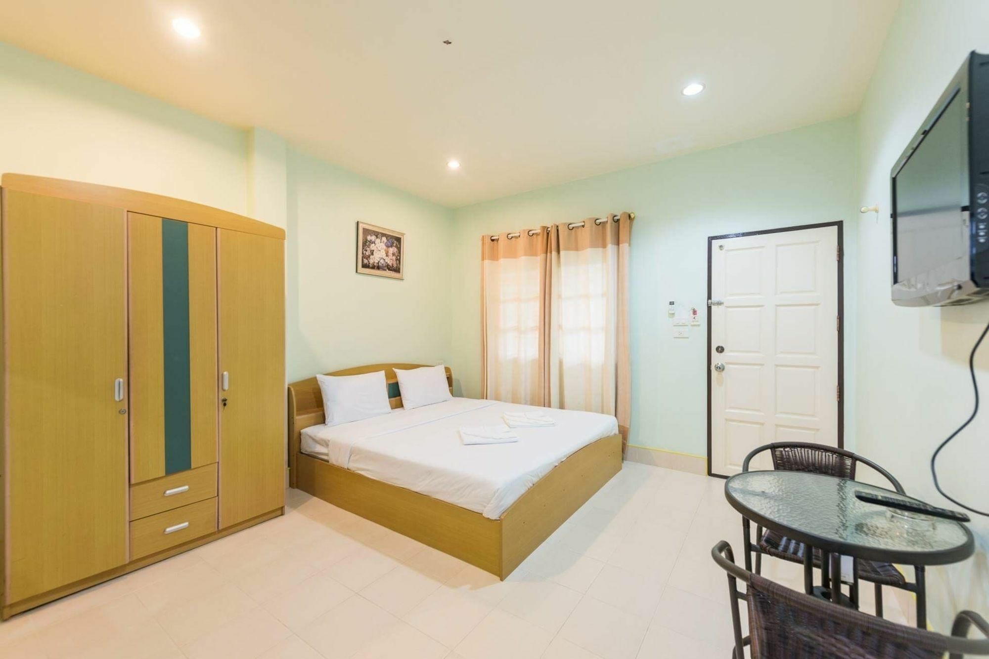 Pachumas Hotel Karon Ngoại thất bức ảnh